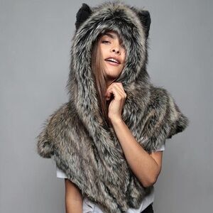 Women's Faux Fur Hooded Cape